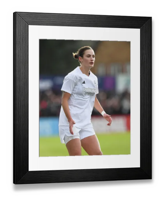 Framed Print : Arsenal's Emily Fox in Action: Battling Watford in the FA Cup Framed Print : Arsenal's Emily Fox in Action: Battling Watford in the FA Cup