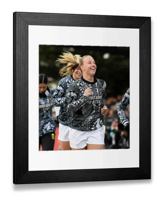 Framed Print : Arsenal's Beth Mead Prepares for FA Cup Clash Against Watford Framed Print : Arsenal's Beth Mead Prepares for FA Cup Clash Against Watford