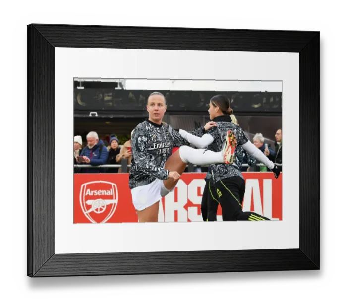 Framed Print : Beth Mead Gears Up: Arsenal Women vs. Watford Women FA Cup Match
