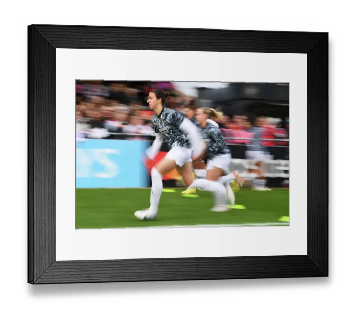 Framed Print : Arsenal's Lotte Wubben-Moy Prepares for FA Cup Match against Watford Framed Print : Arsenal's Lotte Wubben-Moy Prepares for FA Cup Match against Watford