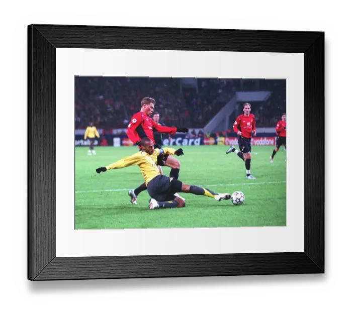 Framed Print : Thierry Henry (Arsenal) Aleksei Berezutskiy (CSKA) Framed Print : Thierry Henry (Arsenal) Aleksei Berezutskiy (CSKA)