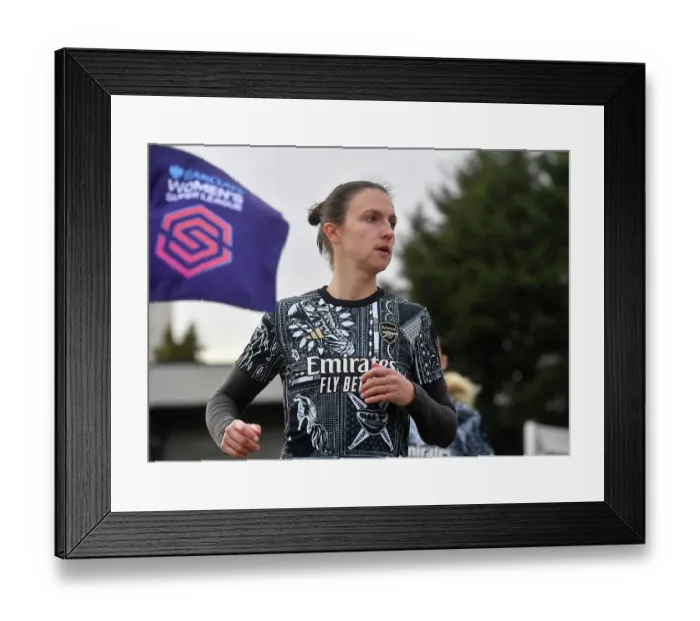 Framed Print : Arsenal Women vs Everton Women: Barclays Super League Clash at Meadow Park (2023-24) Framed Print : Arsenal Women vs Everton Women: Barclays Super League Clash at Meadow Park (2023-24)