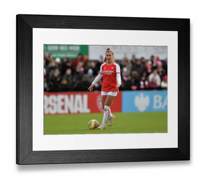 Framed Print : Arsenal Women Take on Everton Women in Barclays Super League Match at Meadow Park (2023-24)