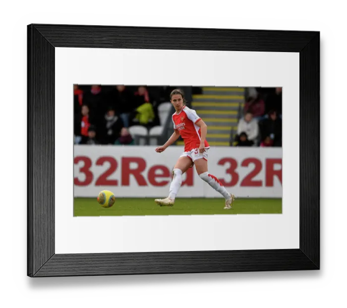 Framed Print : Arsenal Women vs Everton Women: Barclays Super League Clash at Meadow Park (2023-24)