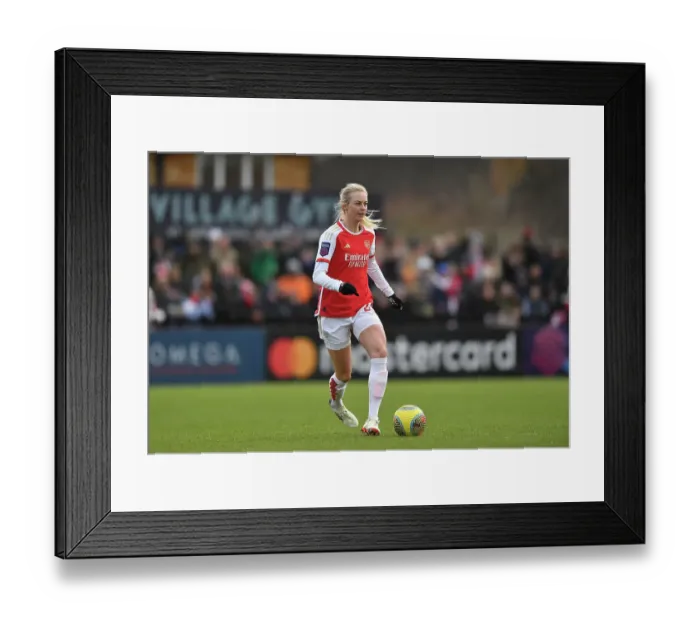 Framed Print : Arsenal Women Take on Everton Women in Barclays Super League Match at Meadow Park (2023-24)