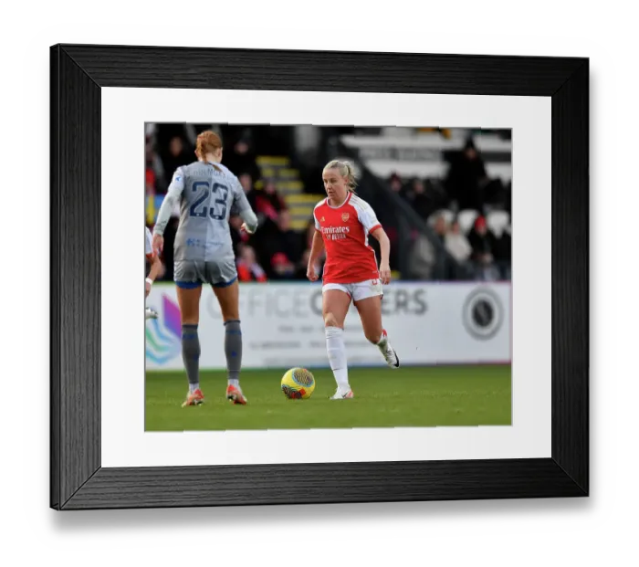 Framed Print : Arsenal Women vs Everton Women: Barclays Super League Showdown at Meadow Park