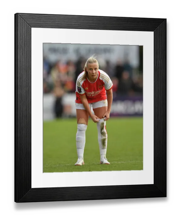 Framed Print : Arsenal Women vs Everton Women: Barclays Super League Clash at Meadow Park