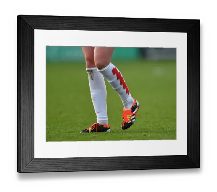 Framed Print : Arsenal's Vivianne Miedema: A Star Shines in Barclays Super League - Thrilling Performance Against Everton Women