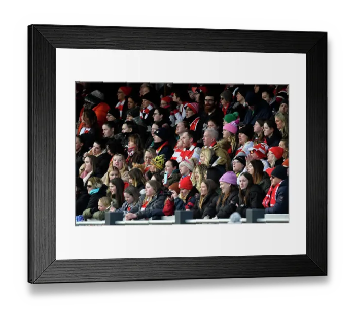 Framed Print : Arsenal Women vs Everton Women: Barclays Super League Clash at Meadow Park (2023-24)
