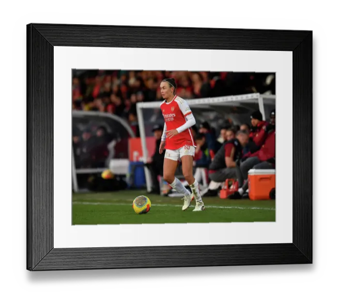 Framed Print : Arsenal Women vs Everton Women: Super League Clash at Meadow Park