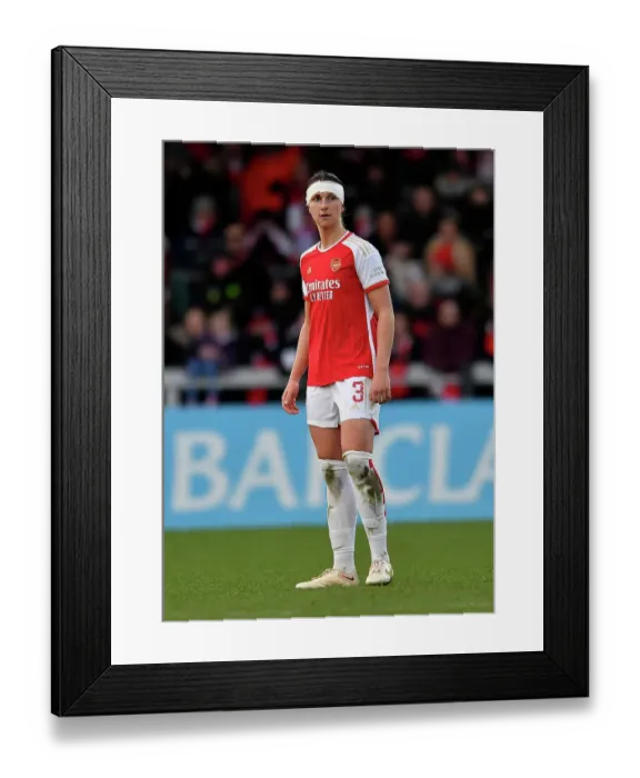 Framed Print : Arsenal Women vs Everton Women: Super League Clash at Meadow Park (2023-24)