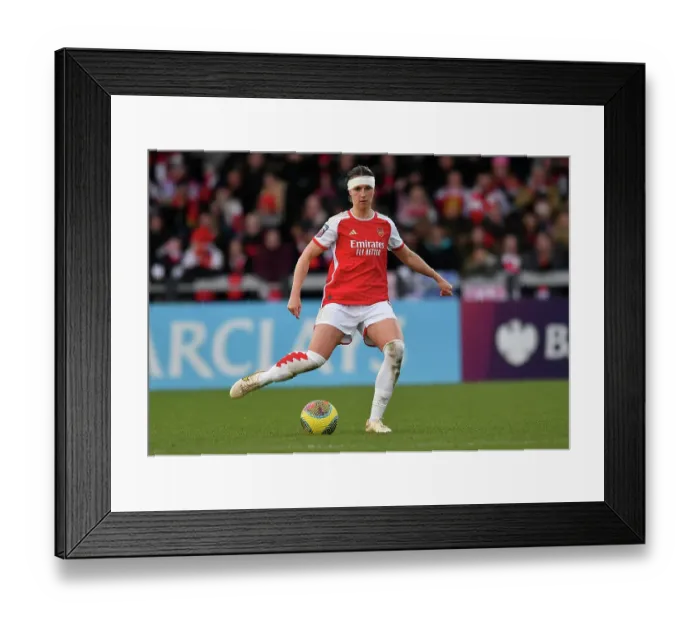 Framed Print : Arsenal Women vs Everton Women: Barclays Super League Showdown at Meadow Park (2023-24)
