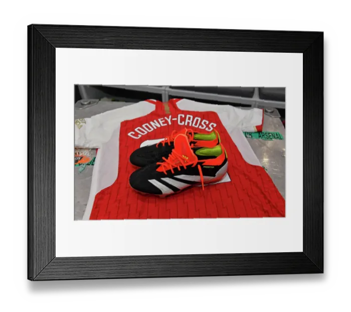 Framed Print : Arsenal's Kyra Cooney-Cross Readies for Barclays Super League Battle against Everton in New Adidas Boots