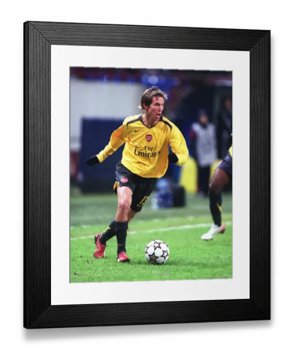 Framed Print : Alex Hleb (Arsenal) Framed Print : Alex Hleb (Arsenal)