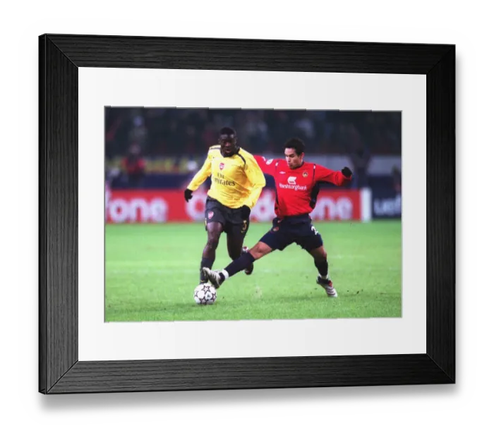 Framed Print : Kolo Toure (Arsenal)Dudu (CSKA) Framed Print : Kolo Toure (Arsenal)Dudu (CSKA)