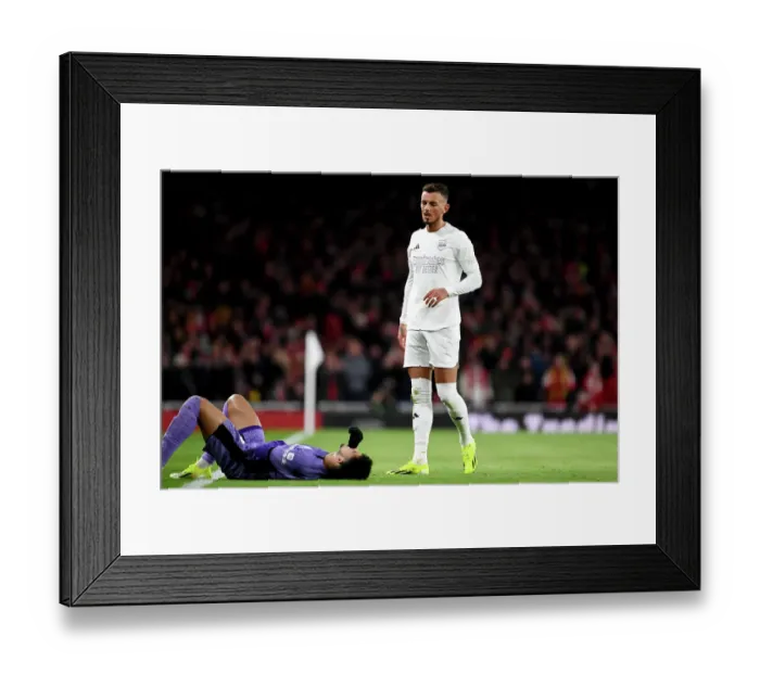 Framed Print : Arsenal Debuts All-White Kit Against Liverpool in Emirates FA Cup Match: A Red-Free Clash for No More Knife Crime Framed Print : Arsenal Debuts All-White Kit Against Liverpool in Emirates FA Cup Match: A Red-Free Clash for No More Knife Crime