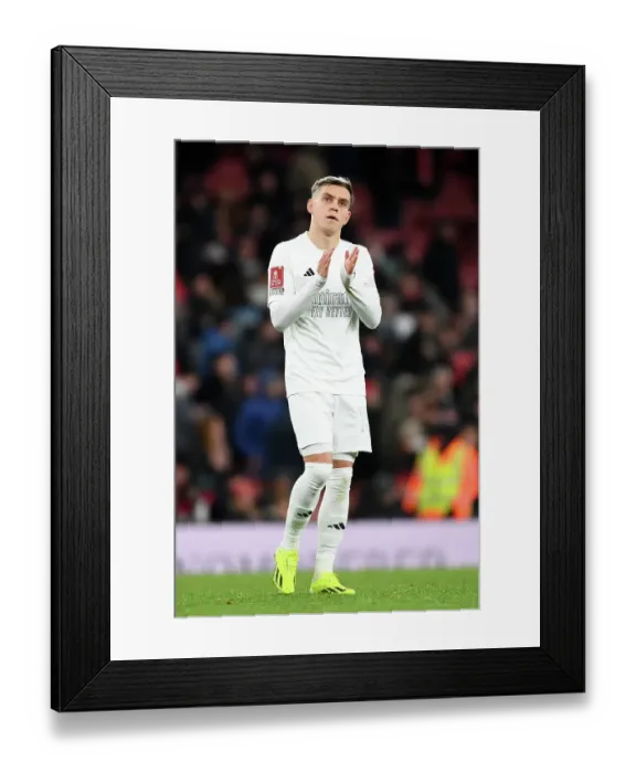 Framed Print : Arsenal in White: A Brave Stand Against Knife Crime - Arsenal vs Liverpool, FA Cup 2023-24: Leandro Trossard's Heartfelt Applause after Defeat