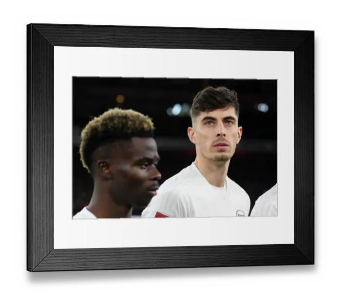 Framed Print : Arsenal United Against Knife Crime: Arsenal vs. Liverpool in Historic All-White FA Cup Match