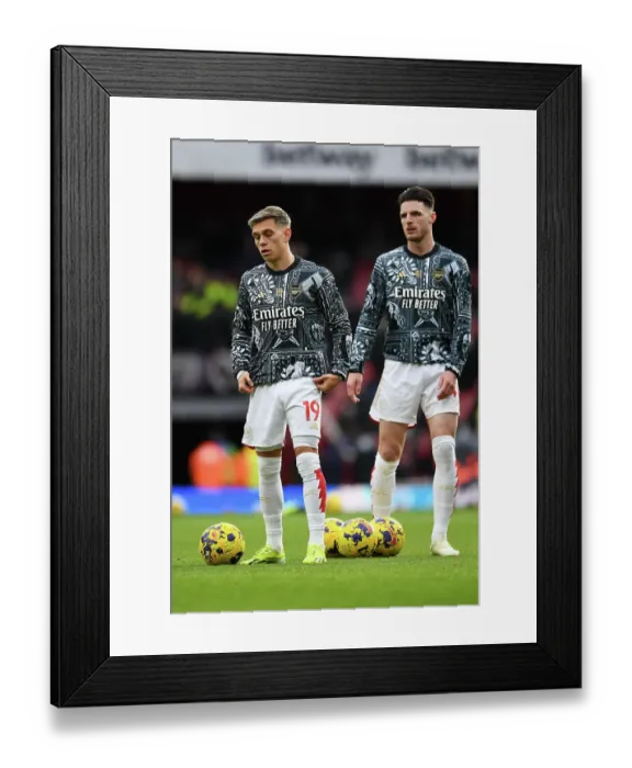 Framed Print : Arsenal FC vs Crystal Palace: Pre-Match Warm-Up at Emirates Stadium (2023-24) - Trossard and Rice in Action