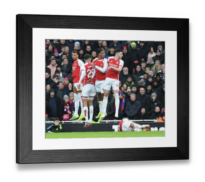 Framed Print : Arsenal's Unyielding Defense: A Stand Against Crystal Palace (2023-24)