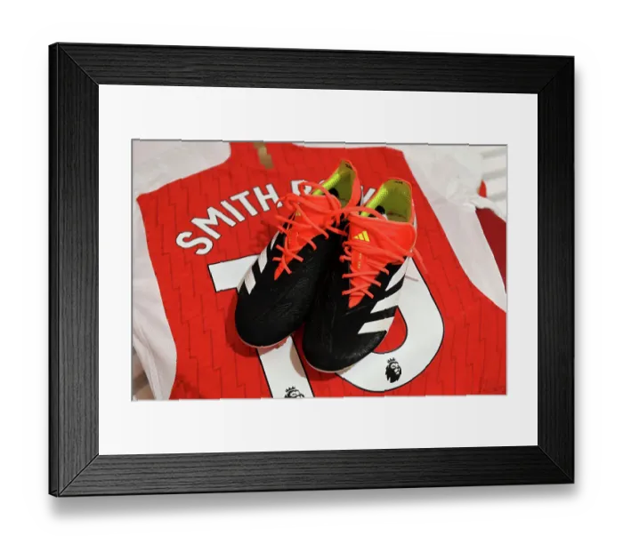 Framed Print : Emile Smith Rowe's Gear Up: A Detailed Look at His Arsenal Football Club Kit for Arsenal vs Crystal Palace (2023-24) Framed Print : Emile Smith Rowe's Gear Up: A Detailed Look at His Arsenal Football Club Kit for Arsenal vs Crystal Palace (2023-24)