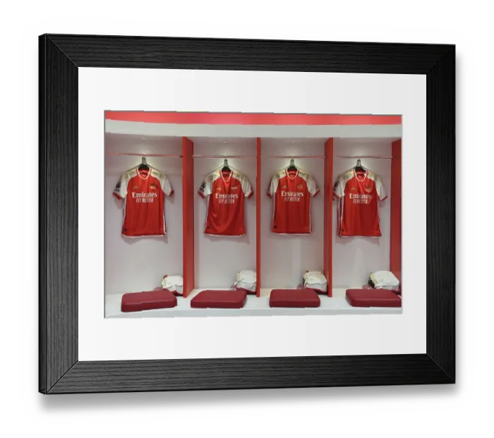 Framed Print : Arsenal FC: Unity in the Changing Room Before Clash Against Crystal Palace (2023-24)