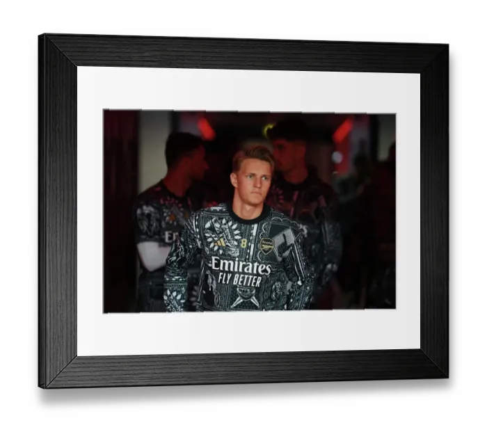 Framed Print : Martin Odegaard Prepares: Arsenal vs Crystal Palace, Premier League 2023-24