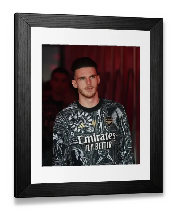 Framed Print : Arsenal's Declan Rice Readies for Battle: Arsenal vs Crystal Palace, Premier League 2023-24