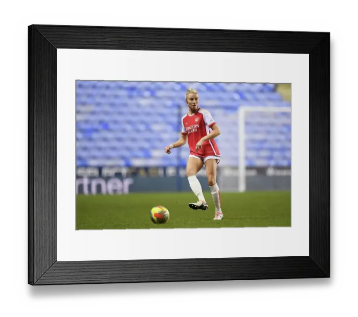 Framed Print : Arsenal Women Battle Reading in FA WSL Cup Showdown
