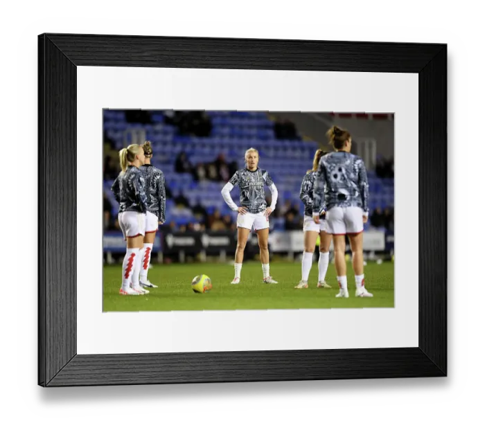 Framed Print : Arsenal Women Gear Up for Conti Cup Showdown Against Reading
