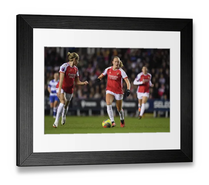 Framed Print : Arsenal Women Battle Reading in FA WSL Cup Showdown