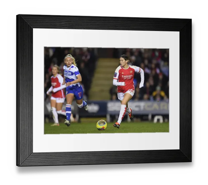 Framed Print : FA WSL Cup: Arsenal's Kyra Cooney-Cross Battles Past Reading Defender