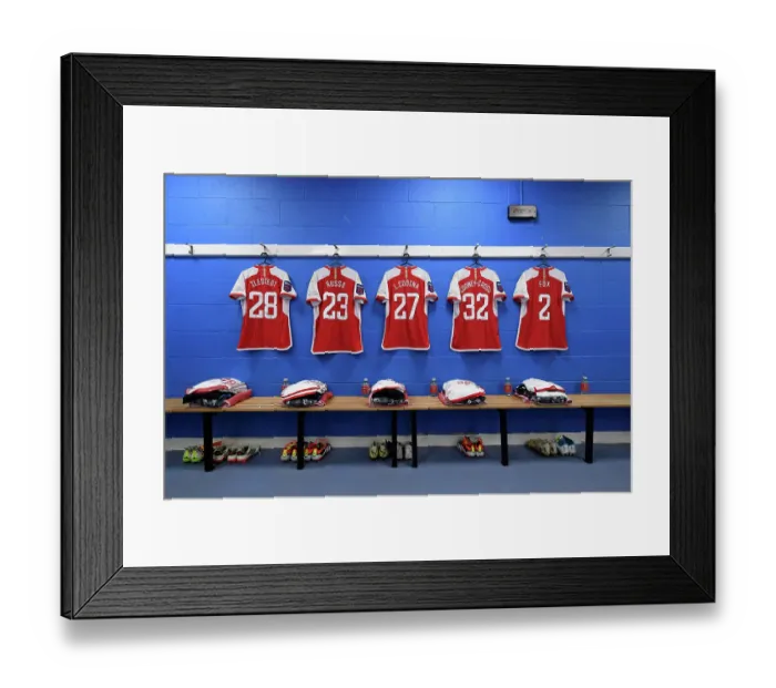 Framed Print : Arsenal Women's Team: United in Focus before Reading's Conti Cup Showdown