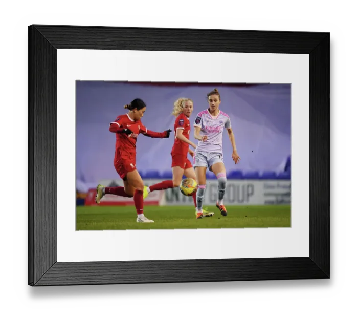 Framed Print : Battle for Possession: Liverpool vs. Arsenal - Women's Super League Clash