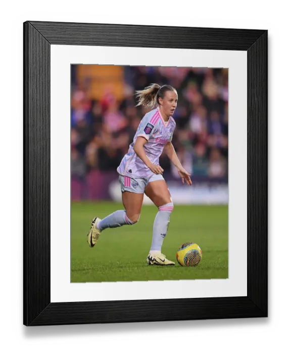 Framed Print : Arsenal's Beth Mead Scores Past Liverpool in Barclays Women's Super League Clash
