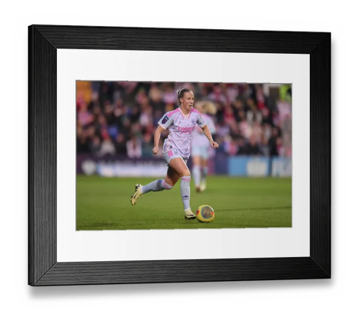Framed Print : Beth Mead Scores the Winning Goal: Arsenal Triumphs Over Liverpool in Women's Super League