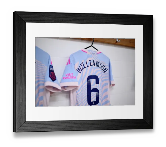 Framed Print : Arsenal vs Liverpool: Barclays Women's Super League Showdown