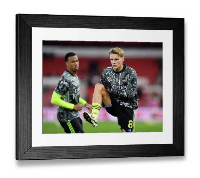 Framed Print : Nottingham Forest v Arsenal FC - Premier League Framed Print : Nottingham Forest v Arsenal FC - Premier League