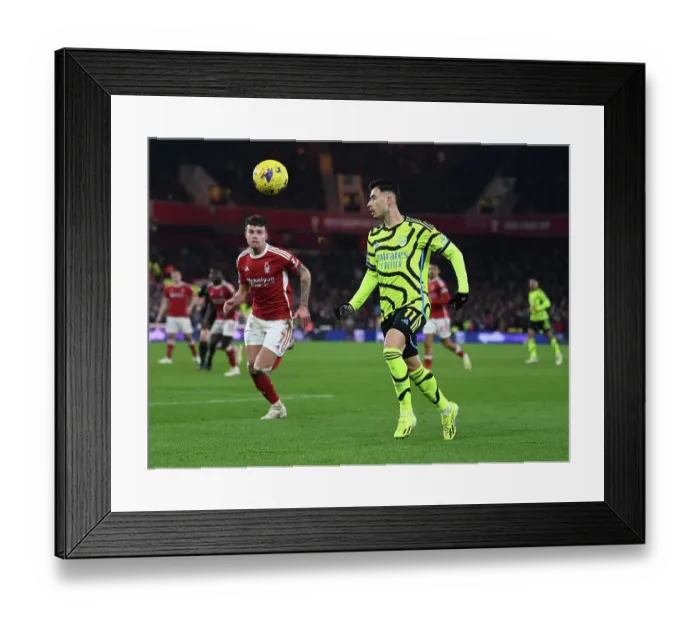 Framed Print : Nottingham Forest v Arsenal FC - Premier League Framed Print : Nottingham Forest v Arsenal FC - Premier League