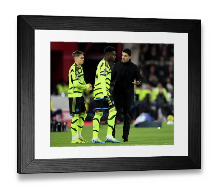 Framed Print : Nottingham Forest v Arsenal FC - Premier League