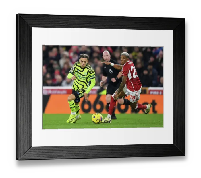 Framed Print : Nottingham Forest v Arsenal FC - Premier League Framed Print : Nottingham Forest v Arsenal FC - Premier League