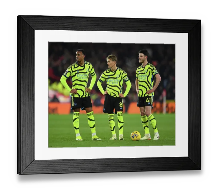 Framed Print : Nottingham Forest v Arsenal FC - Premier League