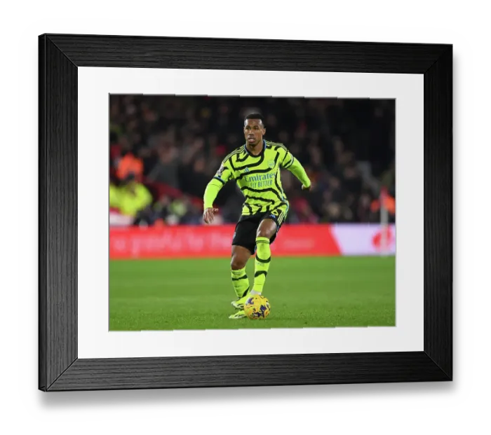 Framed Print : Nottingham Forest v Arsenal FC - Premier League