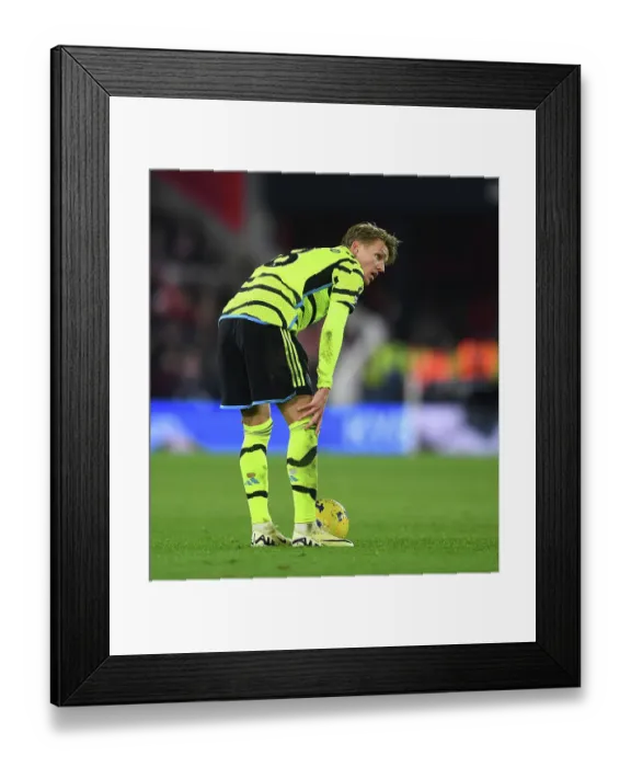 Framed Print : Nottingham Forest v Arsenal FC - Premier League
