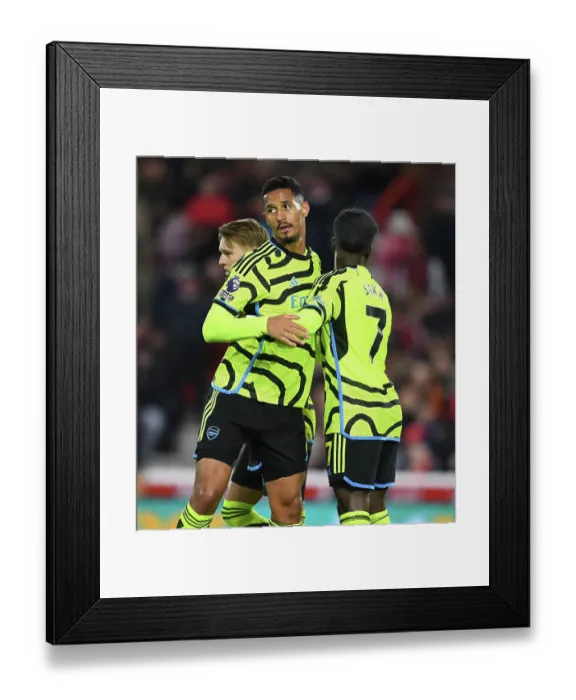 Framed Print : Nottingham Forest v Arsenal FC - Premier League