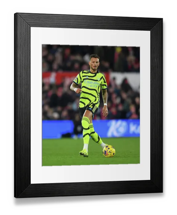 Framed Print : Nottingham Forest v Arsenal FC - Premier League