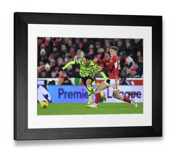 Framed Print : Nottingham Forest v Arsenal FC - Premier League