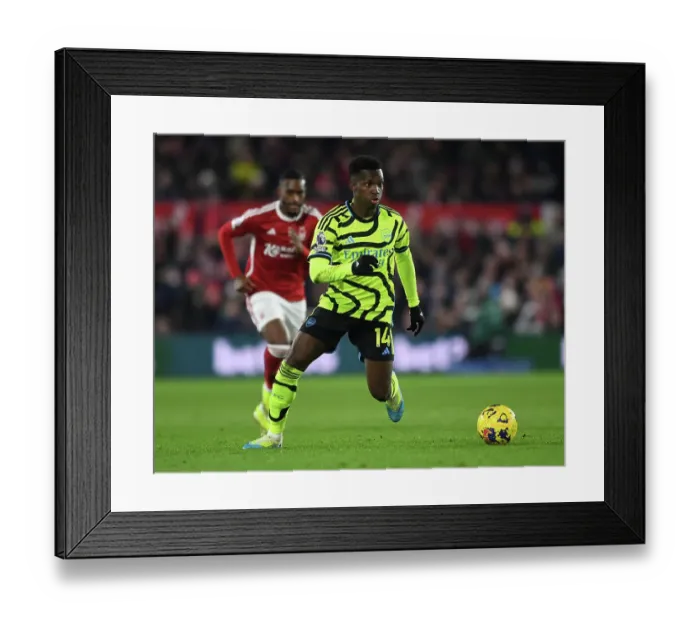 Framed Print : Nottingham Forest v Arsenal FC - Premier League