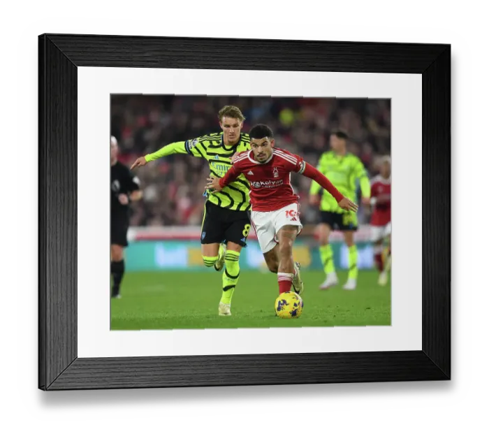 Framed Print : Nottingham Forest v Arsenal FC - Premier League Framed Print : Nottingham Forest v Arsenal FC - Premier League