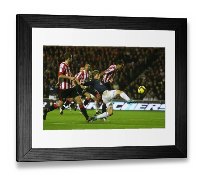 Framed Print : Andrey Arshavin (Arsenal) Paulo Da Silva (Sunderland). Sunderland 1: 0 Arsenal Framed Print : Andrey Arshavin (Arsenal) Paulo Da Silva (Sunderland). Sunderland 1: 0 Arsenal